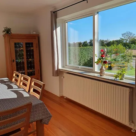 Lovely With Views Of Fields Feriehus *
