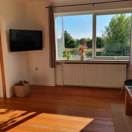 Lovely With Views Of Fields * Lebol