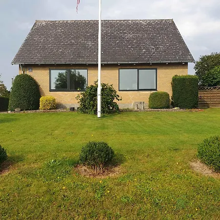 Lovely With Views Of Fields Hébergement de vacances Lebol