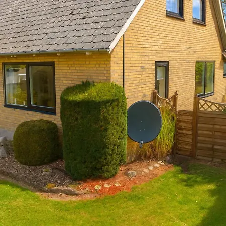 Lovely With Views Of Fields *