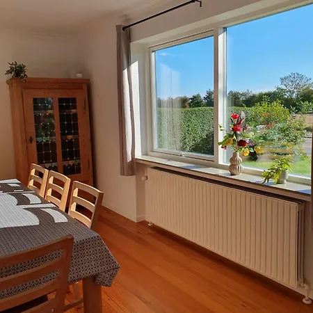 Hébergement de vacances Lovely With Views Of Fields *