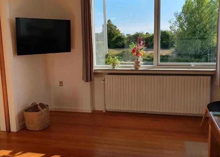 Lovely With Views Of Fields * Lebol