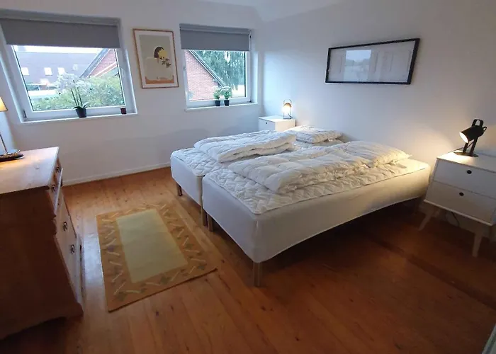 Lovely With Views Of Fields * Lebol