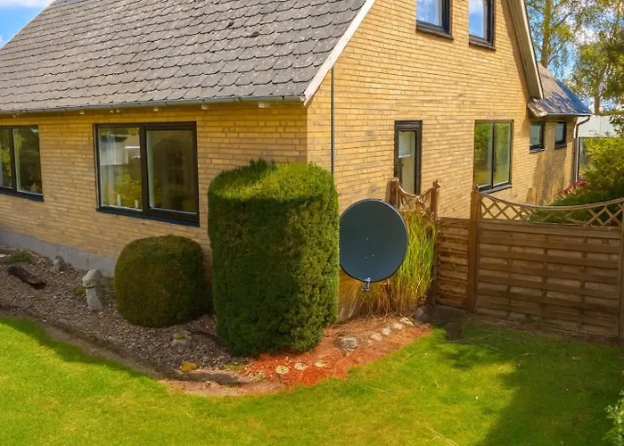 Lovely With Views Of Fields *